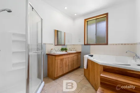 Property photo of 26 Woodlea Court Woodend VIC 3442