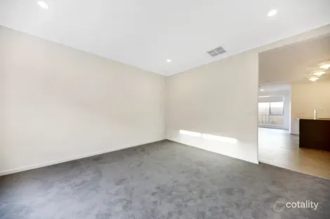 Property photo of 37 Rochester Crescent Eynesbury VIC 3338