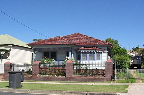 4 Thalaba Rd, New Lambton, NSW 2305