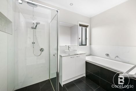 Property photo of 16 Wade Place Lucas VIC 3350