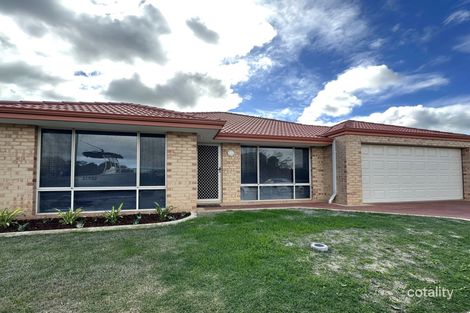 17 Barnacle Rd, Drummond Cove, WA 6532