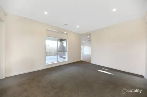 Property photo of 37 Rochester Crescent Eynesbury VIC 3338