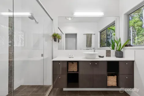 Property photo of 10 Alyxia Road Diddillibah QLD 4559