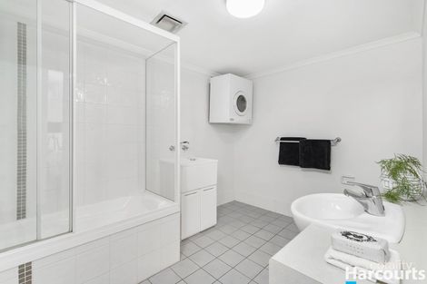 Property photo of 2/147 Riding Road Hawthorne QLD 4171