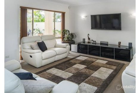 Property photo of 2128 Fernlea Close Hope Island QLD 4212