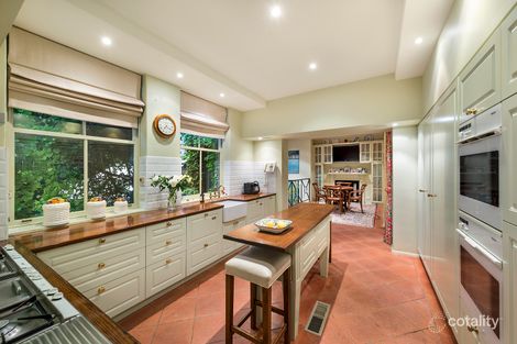 Property photo of 12 Scotsburn Grove Toorak VIC 3142