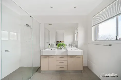 Property photo of 5 Canterbury Road Emerald QLD 4720