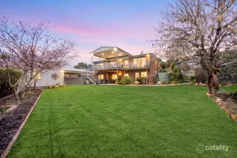 8 Lamble Pl, Oxley, ACT 2903