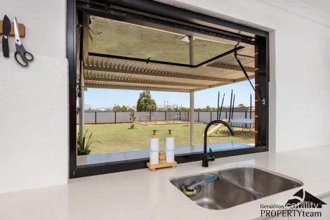 Property photo of 111 Eastlyn Drive Deepdale WA 6532