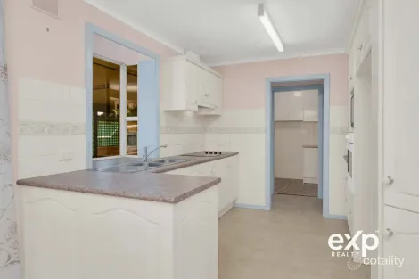 Property photo of 19 Barrington Road Elizabeth Downs SA 5113