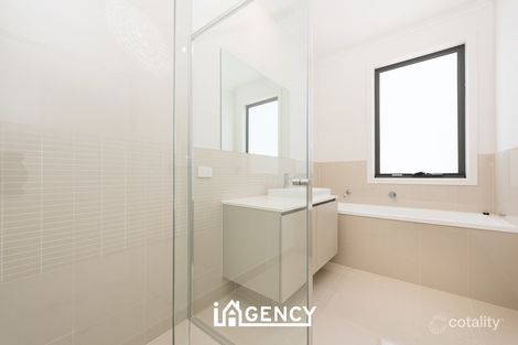 Property photo of 18 Ochre Place Mount Waverley VIC 3149