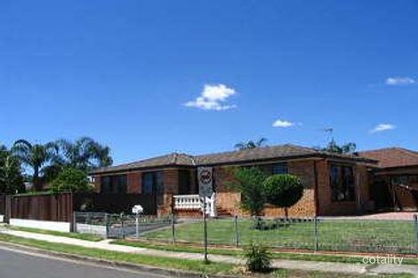 11 Dickens Rd, Wetherill Park, NSW 2164