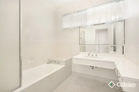 Property photo of 32 Ithaca Road Frankston South VIC 3199