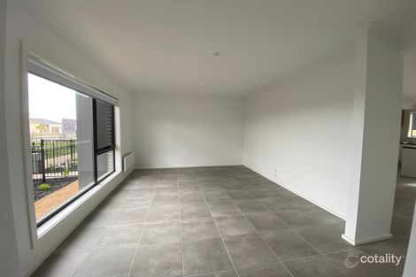 Property photo of 8 Canning Walk Wollert VIC 3750
