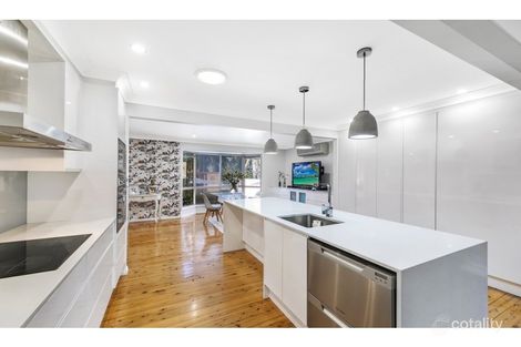 Property photo of 15 Hillcrest Avenue Bateau Bay NSW 2261