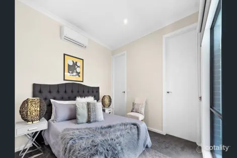 Property photo of 2/10 Bark Avenue Rowville VIC 3178