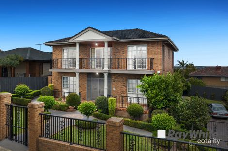 Property photo of 32 Daniel Solander Drive Endeavour Hills VIC 3802
