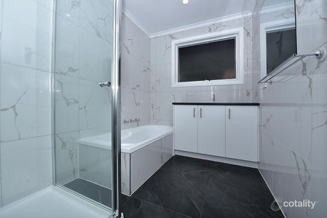 Property photo of 27 Hayman Avenue Seaford VIC 3198