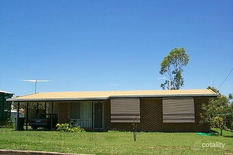 8 Fletcher St, West Gladstone, QLD 4680