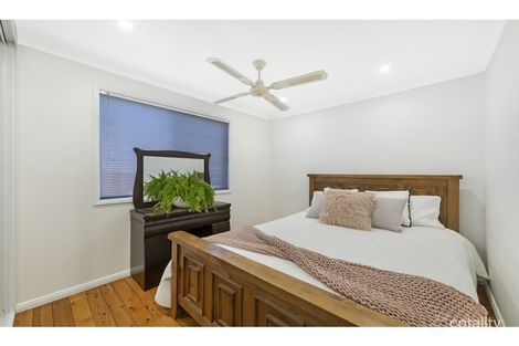 Property photo of 15 Hillcrest Avenue Bateau Bay NSW 2261