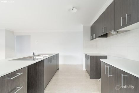 Property photo of 22 Genevieve Circuit Cranbourne East VIC 3977