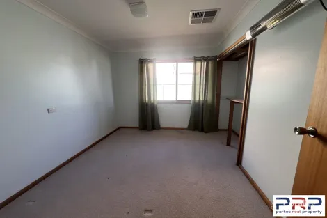Property photo of 8 Hillcrest Avenue Parkes NSW 2870