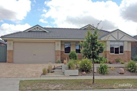 40 Foxwood Dr, Cranbourne East, VIC 3977