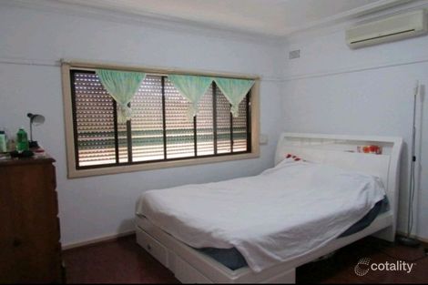 Property photo of 10 Dan Crescent Lansvale NSW 2166