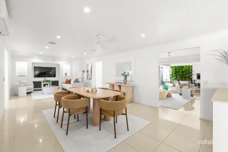 Property photo of 14 Vaucluse Place Bundall QLD 4217