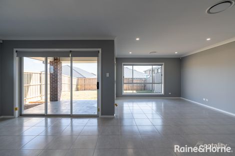 Property photo of 1/40 Malachite Street Chisholm NSW 2322