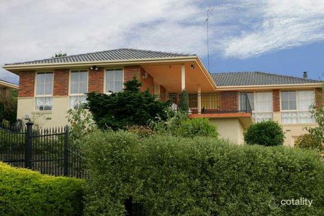 Property photo of 24 Kramer Drive Berwick VIC 3806