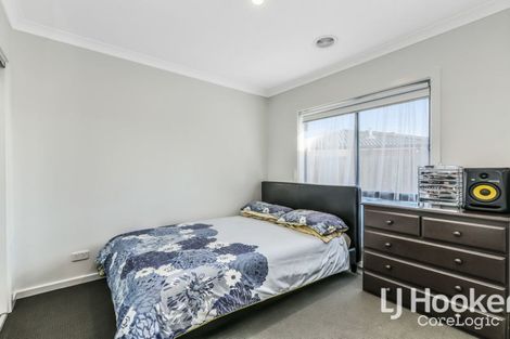 Property photo of 39 Sallys Run Hampton Park VIC 3976