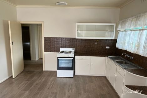 Property photo of 32 Leonard Avenue St Albans VIC 3021