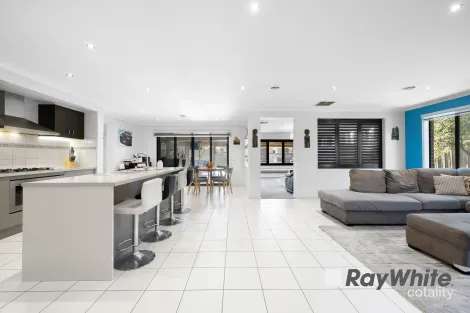 Property photo of 741 Glasscocks Road Narre Warren South VIC 3805