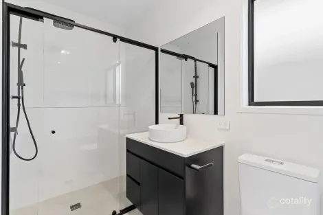 Property photo of 4 Alpine Street Chambers Flat QLD 4133