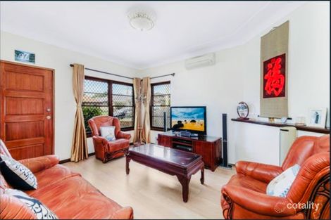 Property photo of 28 Cotswold Street Westmead NSW 2145