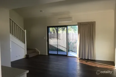 5/1 Booval St, Booval, QLD 4304