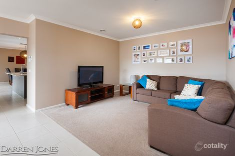 Property photo of 17 Sewell Way Doreen VIC 3754