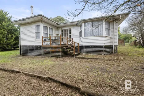 30 Sussex St, Linton, VIC 3360