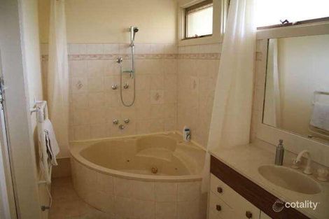 Property photo of 28 Watson Court Melton VIC 3337