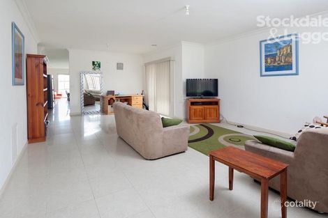 Property photo of 44 Storey Drive Pakenham VIC 3810