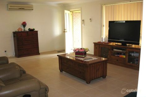 Property photo of 8 Webb Place Minto NSW 2566