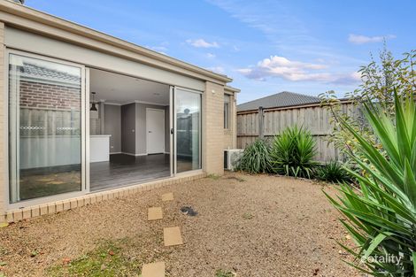 33 Brossard Rd, Mickleham, VIC 3064