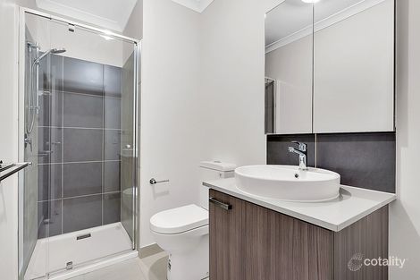 Property photo of 5 Roseneath Way Mickleham VIC 3064