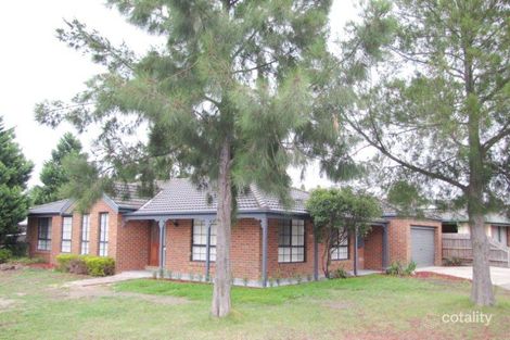 Property photo of 3 Shearer Place Roxburgh Park VIC 3064