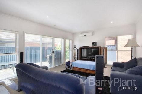 Property photo of 3 Pendula Place Pakenham VIC 3810