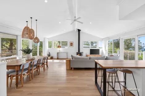 Property photo of 21 Holliday Road Lorne VIC 3232