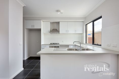 Property photo of 34 Precinct Walk Clyde North VIC 3978
