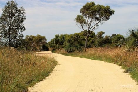 51 Gingin Brook Rd, Muckenburra, WA 6503