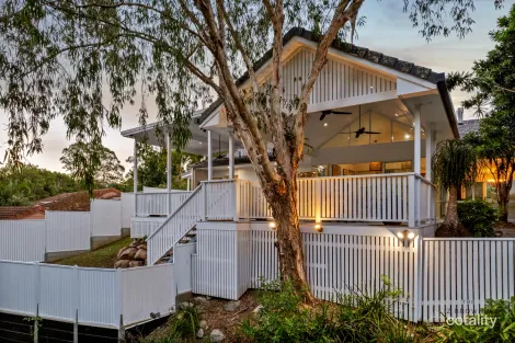 75 Ironbark Rd, Chapel Hill, QLD 4069